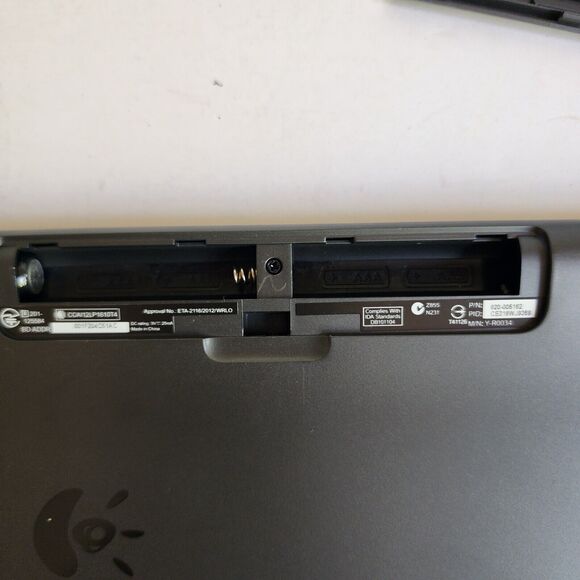 Logitech Tablet Keyboard for Bluetooth With Case Y-R0034 - Picture 4 of 9